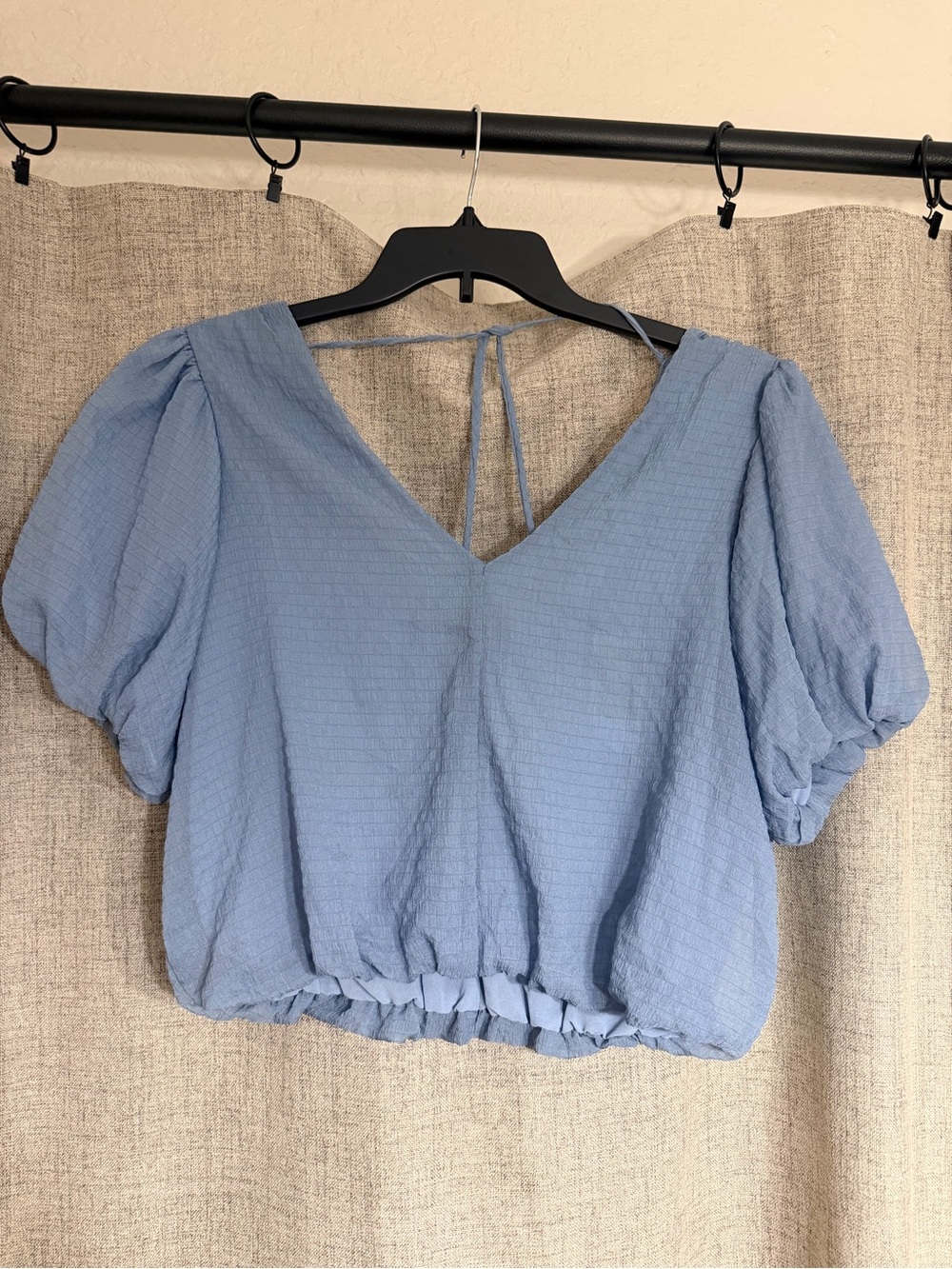Astr Puff Sleeve V-Neck Crop Top in Light Blue